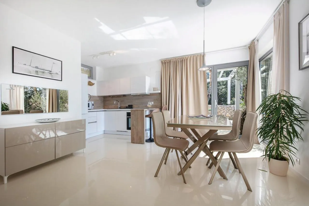 Villa Del Mar Mali Lošinj 0*,  Chorvatsko